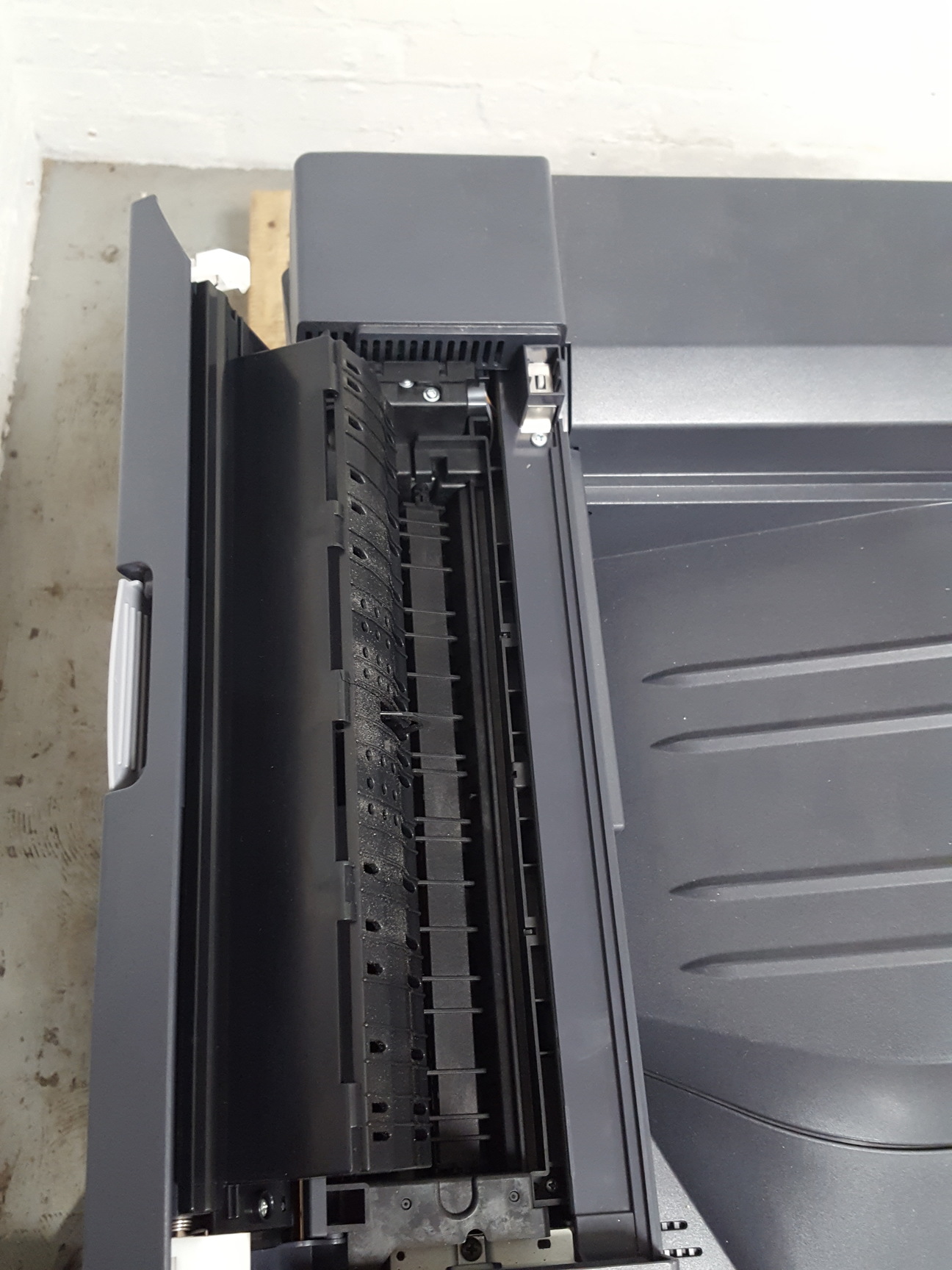 Image of Kyocera FS-C8500DN Color Printer