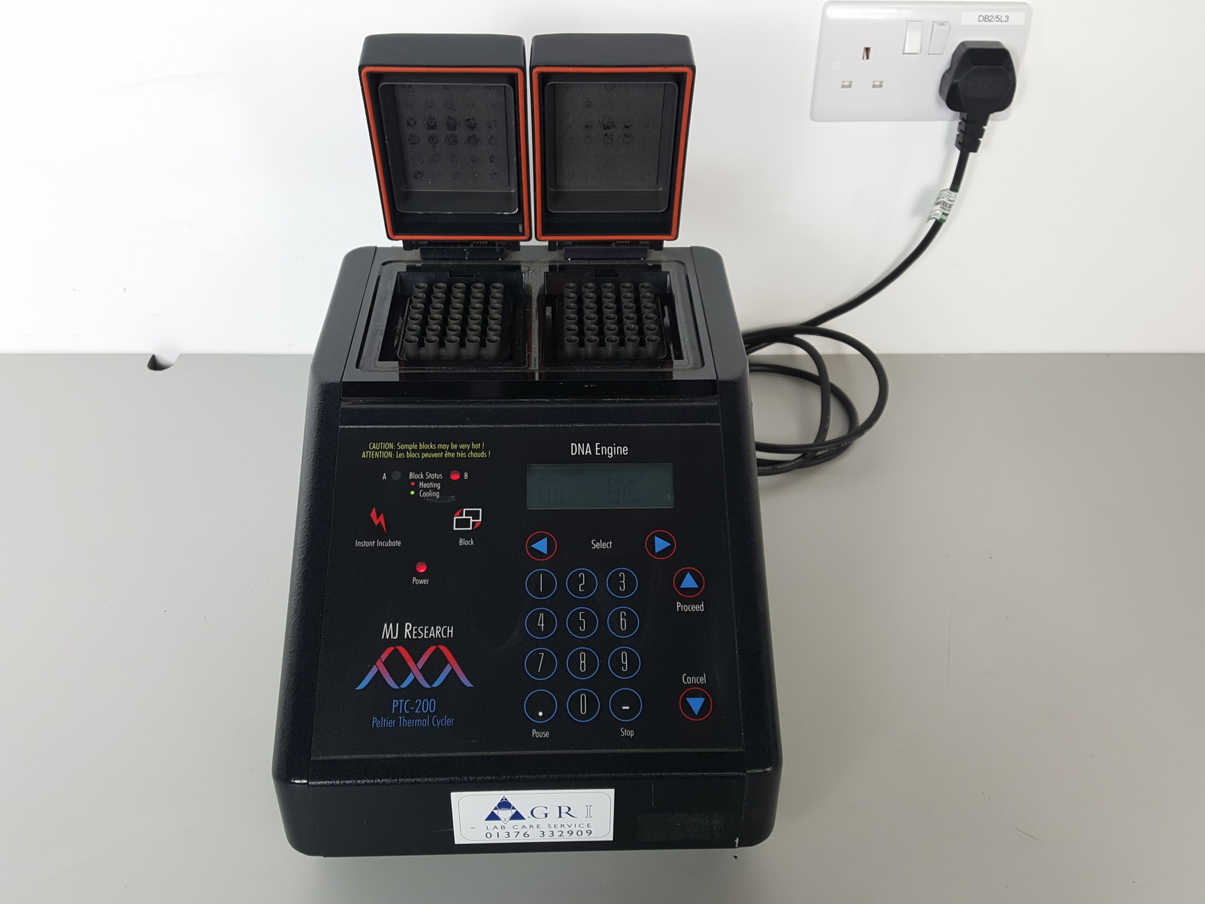 Image of MJ-Research PTC 200 Peltier Thermal Cycler + 2 Thermo Blocks Lab