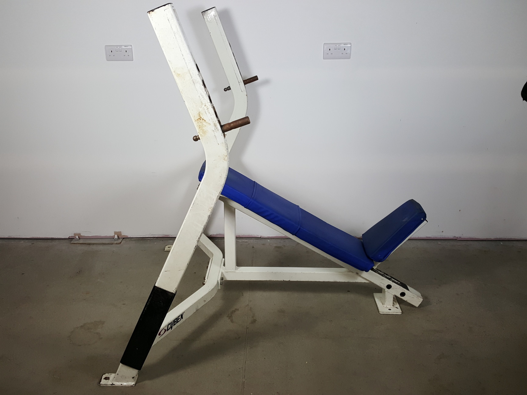 Image of Cybex Olympic Incline Press Bench Commercial Gym