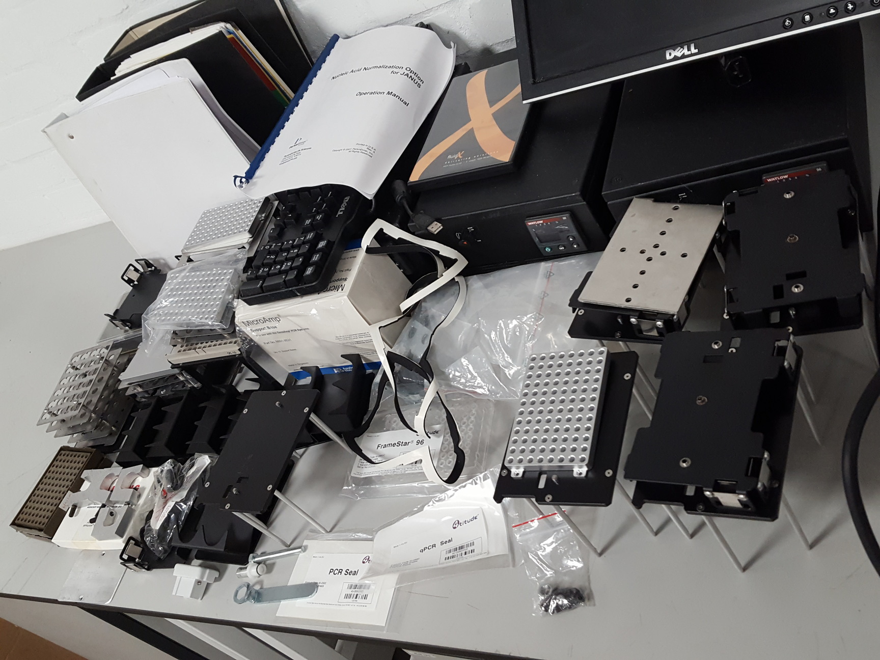 Image of Perkin Elmer Janus Gripper Automated Workstation Integration Platform, Victor 3V