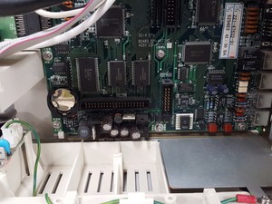 Thumbnail image of Shimadzu GC-2010 + GCMS-QP2010 - Faulty Turbopump
