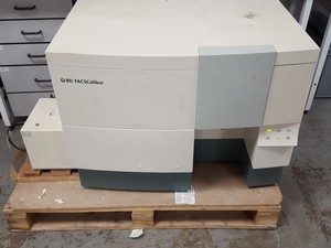 Thumbnail image of BD FACSCalibur Flow Cytometer Cell Analyser + 44 TF 110 Transformer Lab