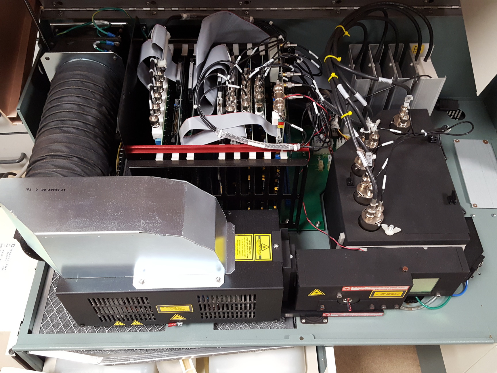 Image of BD FACSCalibur Flow Cytometer Cell Analyser + 44 TF 110 Transformer Lab