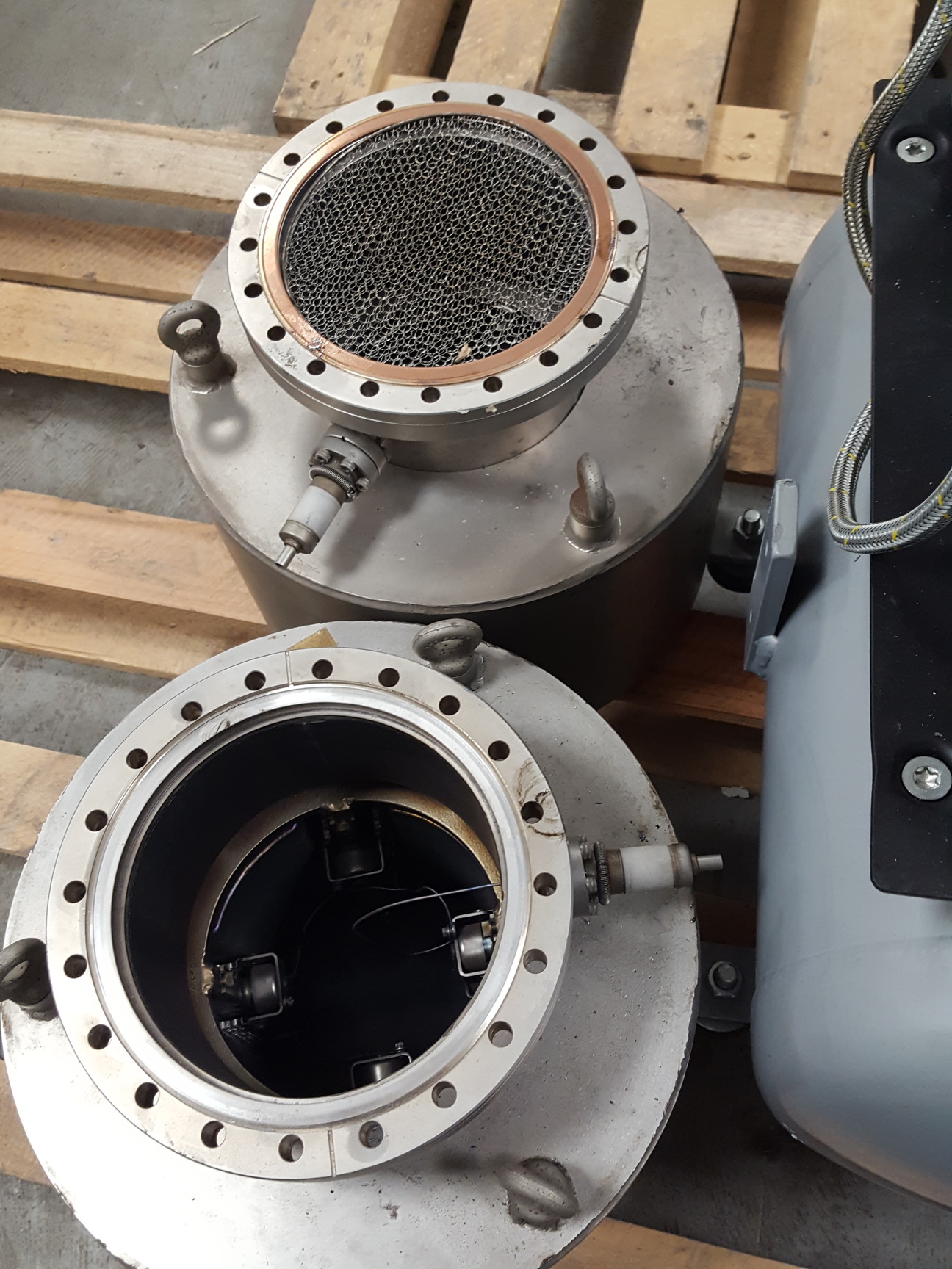 2x UHV Ultra High Vacuum Chambers Lab 12/006/120