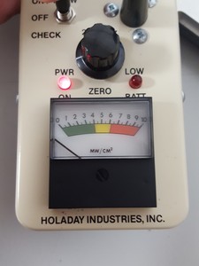 Thumbnail image of Holaday HI-1801 Microwave Survey Meter Lab