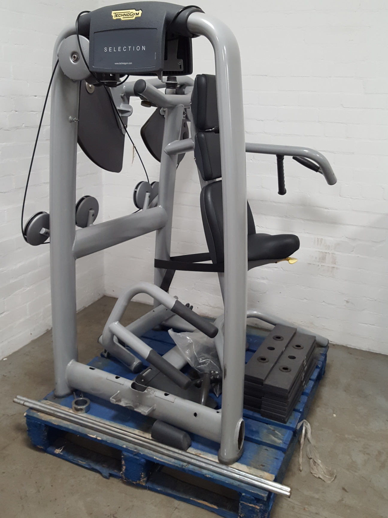 Image of Technogym Vertical Traction Gym Resistance Machine - Broken Arm Spares Repair