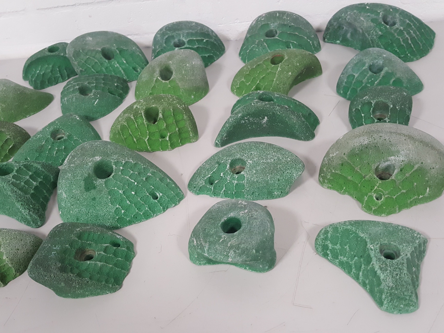 Image of Lot of 25 Green Bouldering / Rock Climbing Grips Hand / Foot - No Bolts