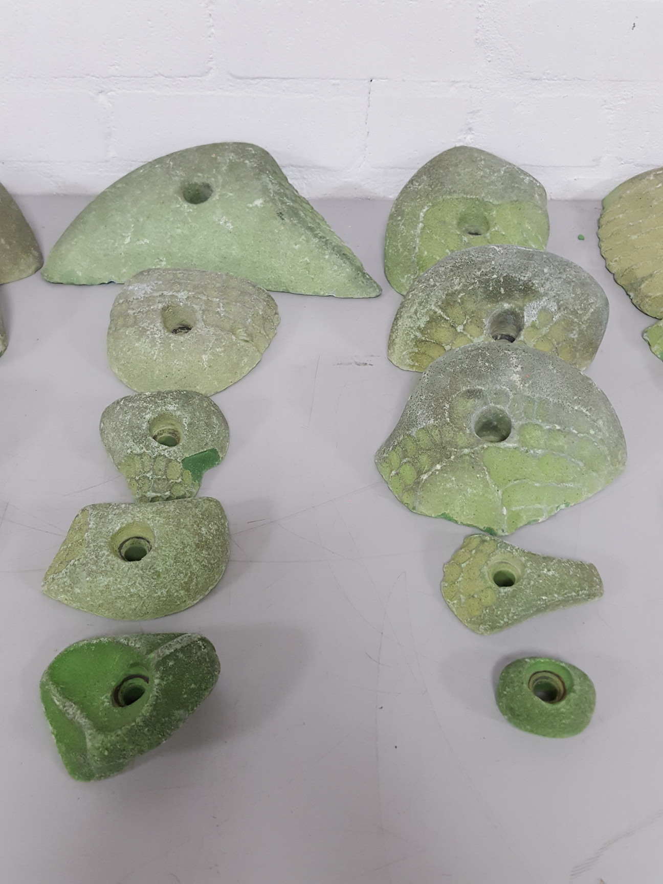 Image of Lot of 25 Green Bouldering / Rock Climbing Grips Hand / Foot - No Bolts