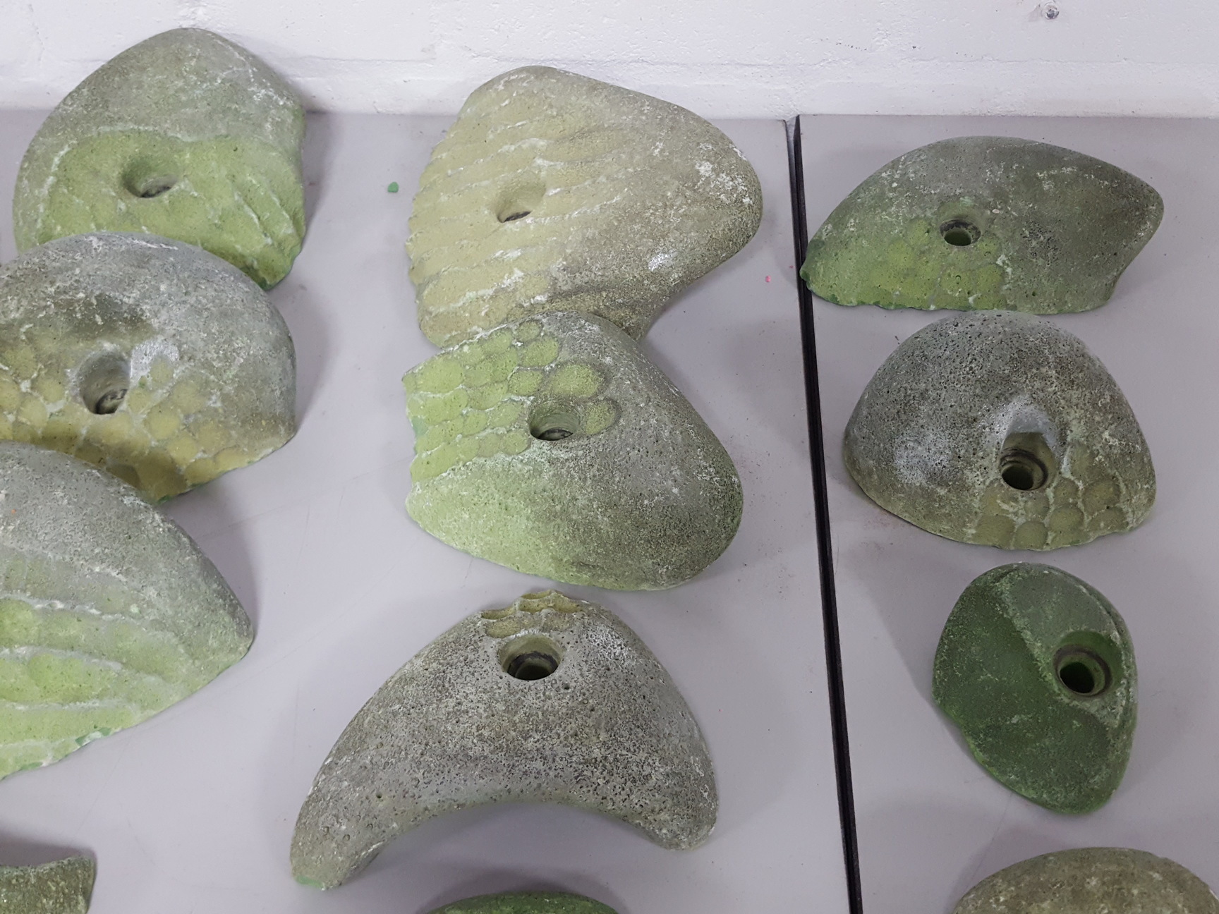 Image of Lot of 25 Green Bouldering / Rock Climbing Grips Hand / Foot - No Bolts