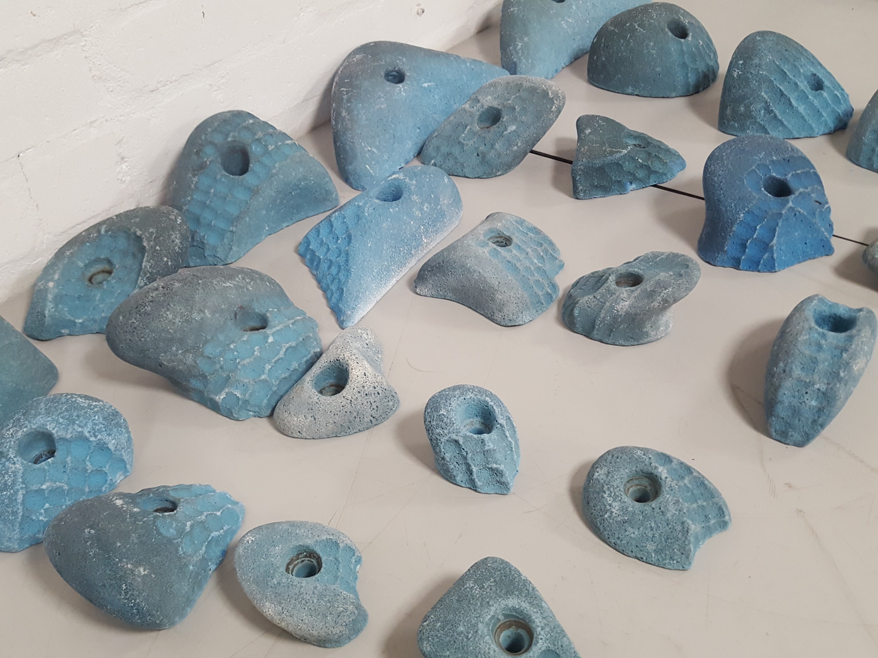 Image of Lot of 25 Blue Bouldering / Rock Climbing Grips Hand / Foot - No Bolts