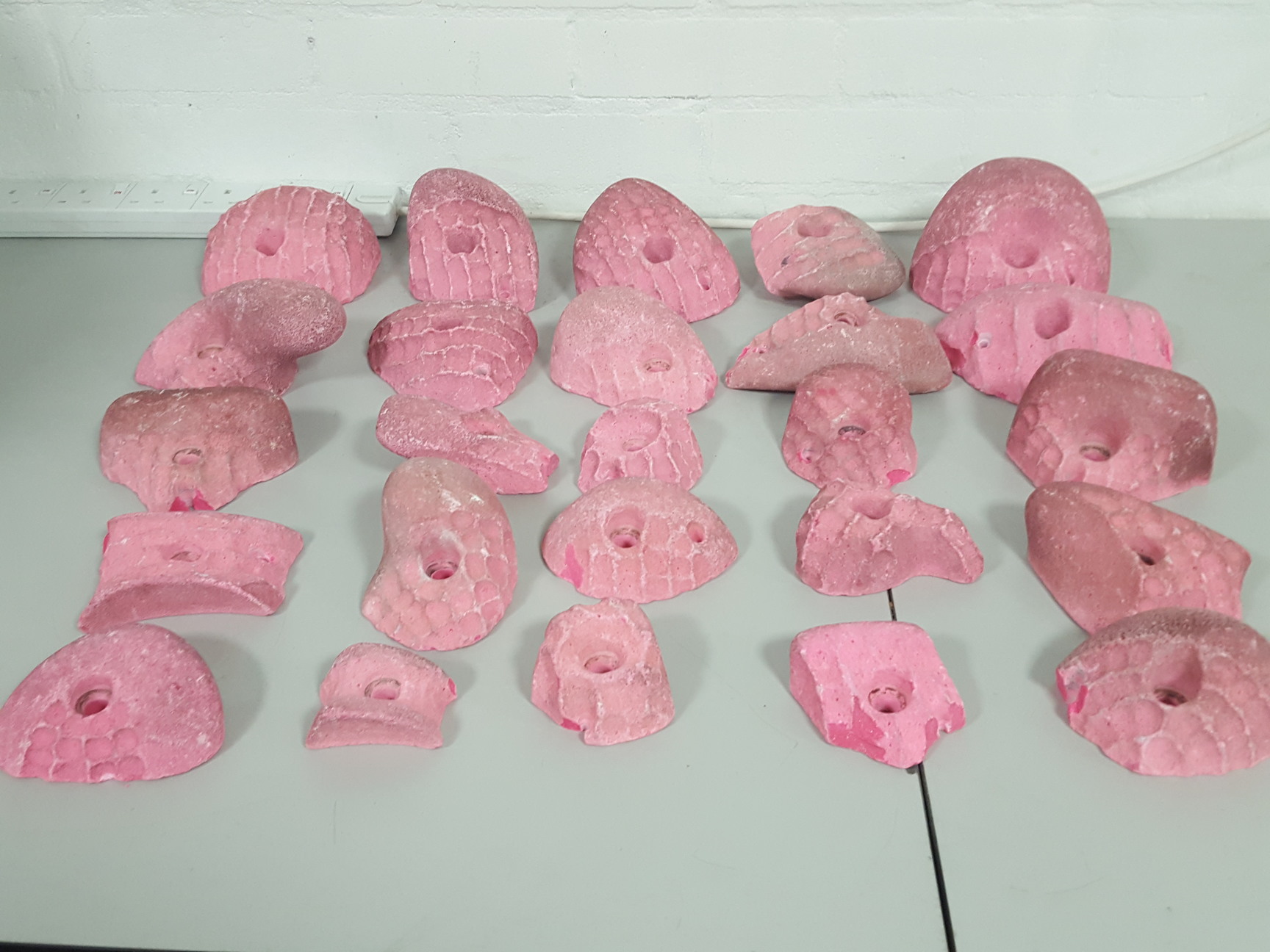 Image of Lot of 25 Pink Bouldering / Rock Climbing Grips Hand / Foot - No Bolts