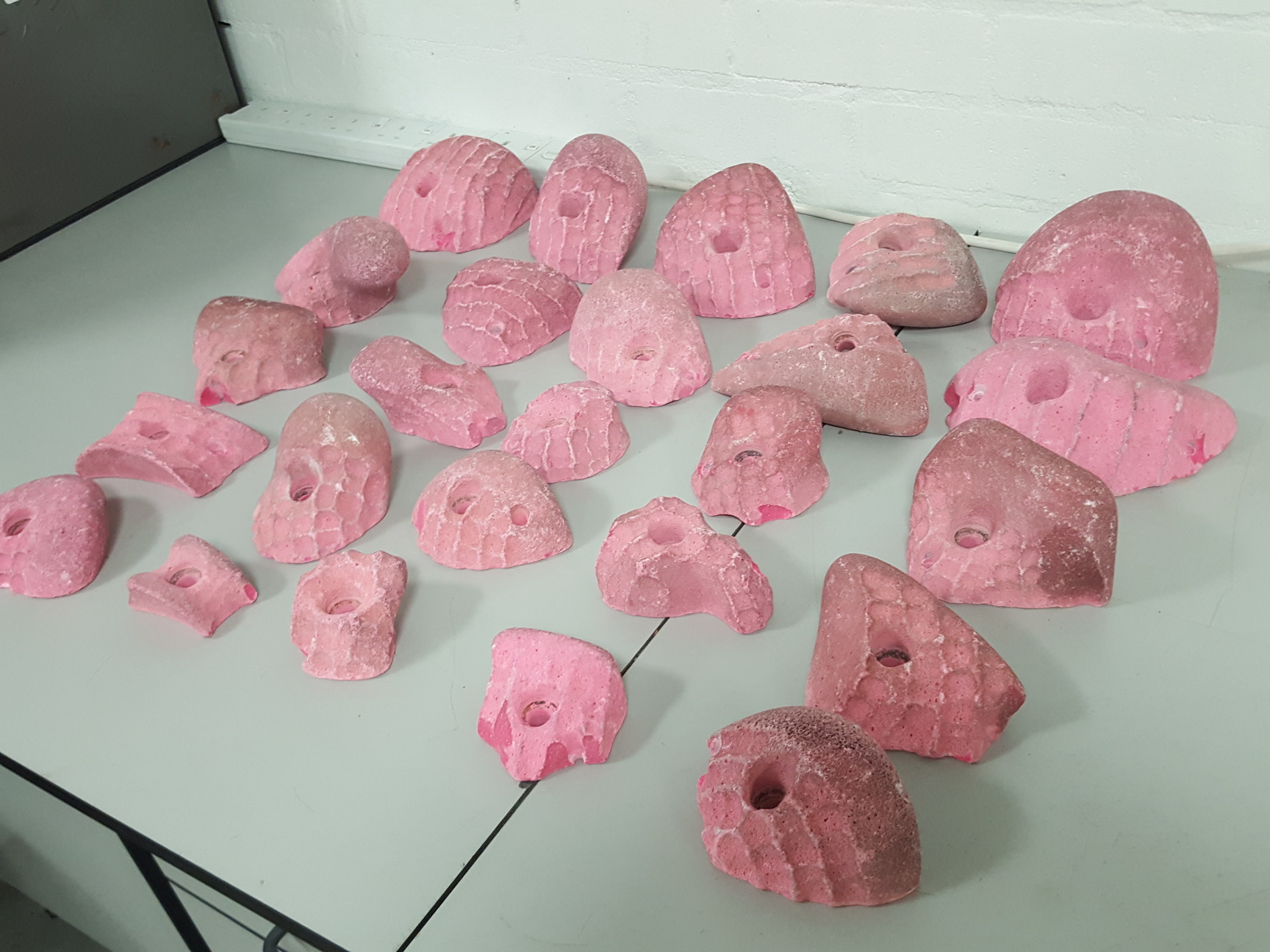 Image of Lot of 25 Pink Bouldering / Rock Climbing Grips Hand / Foot - No Bolts