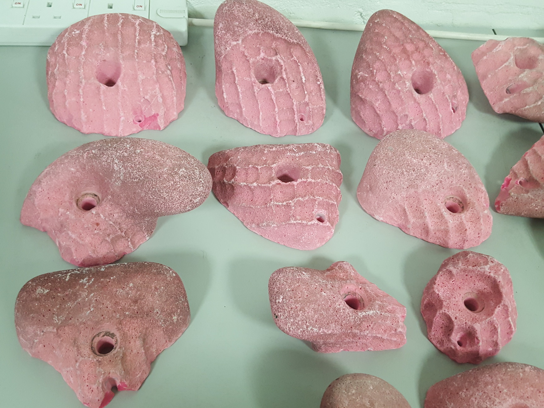 Image of Lot of 25 Pink Bouldering / Rock Climbing Grips Hand / Foot - No Bolts