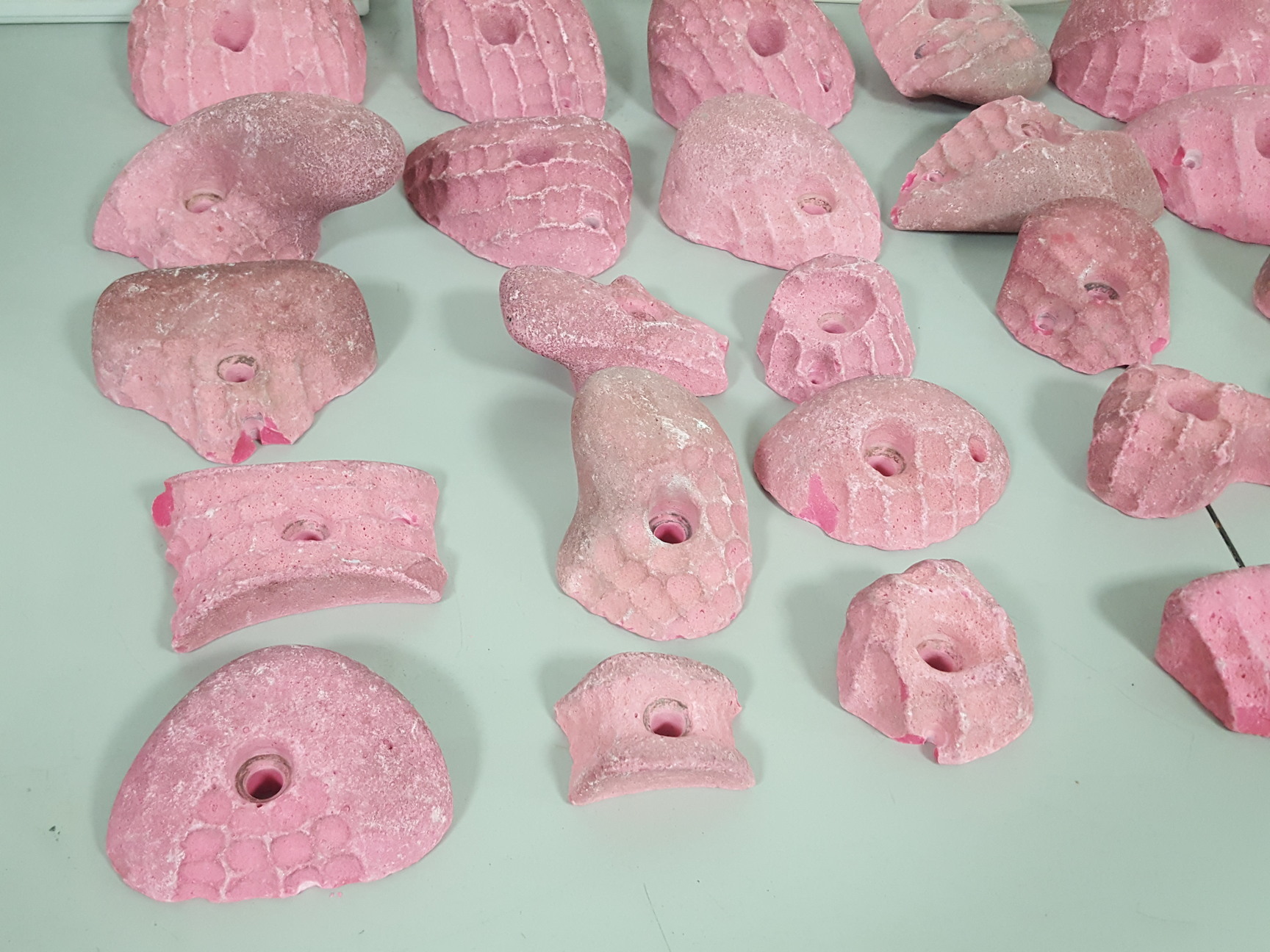 Image of Lot of 25 Pink Bouldering / Rock Climbing Grips Hand / Foot - No Bolts