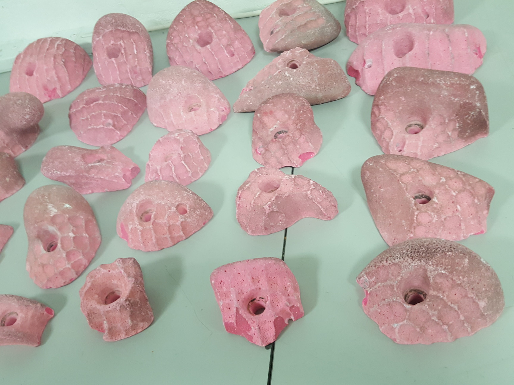 Image of Lot of 25 Pink Bouldering / Rock Climbing Grips Hand / Foot - No Bolts