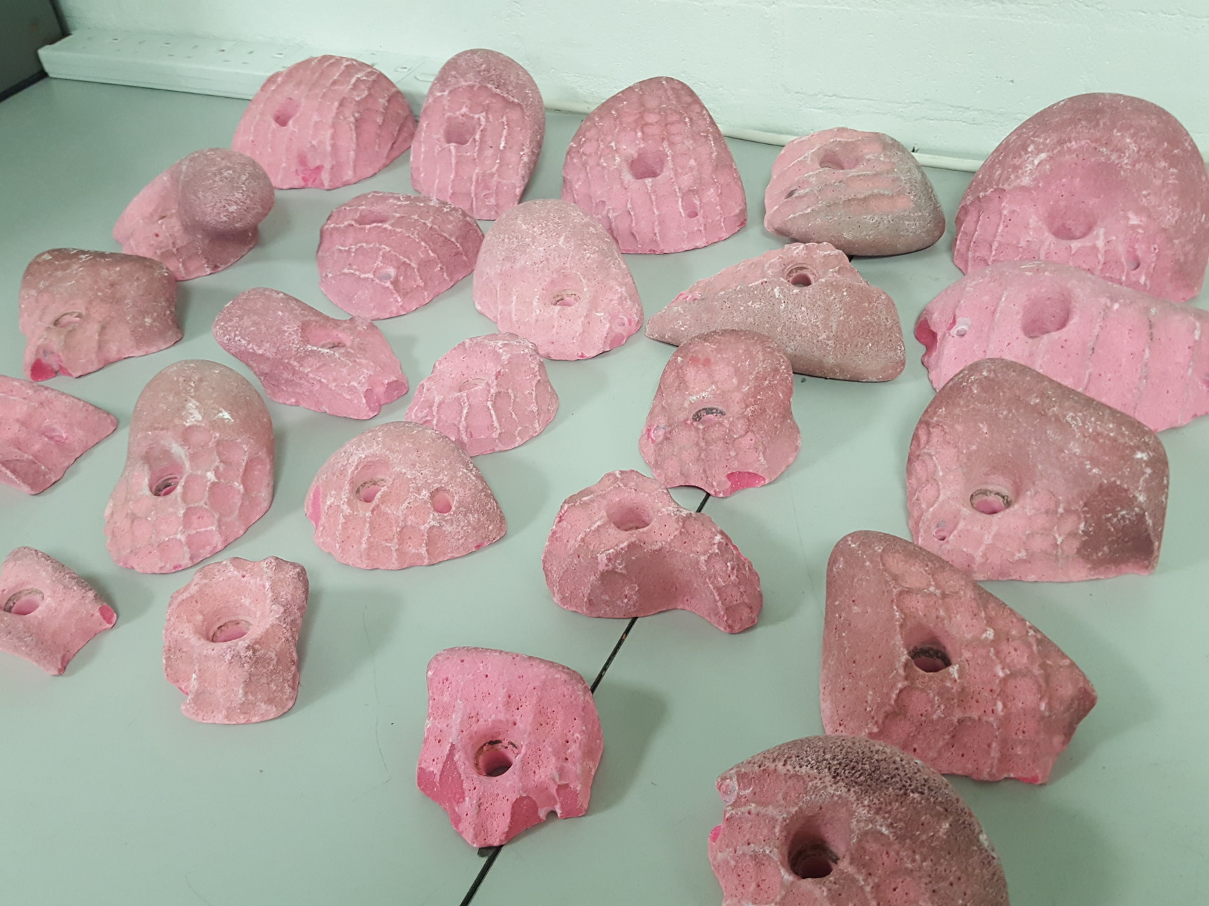 Image of Lot of 25 Pink Bouldering / Rock Climbing Grips Hand / Foot - No Bolts
