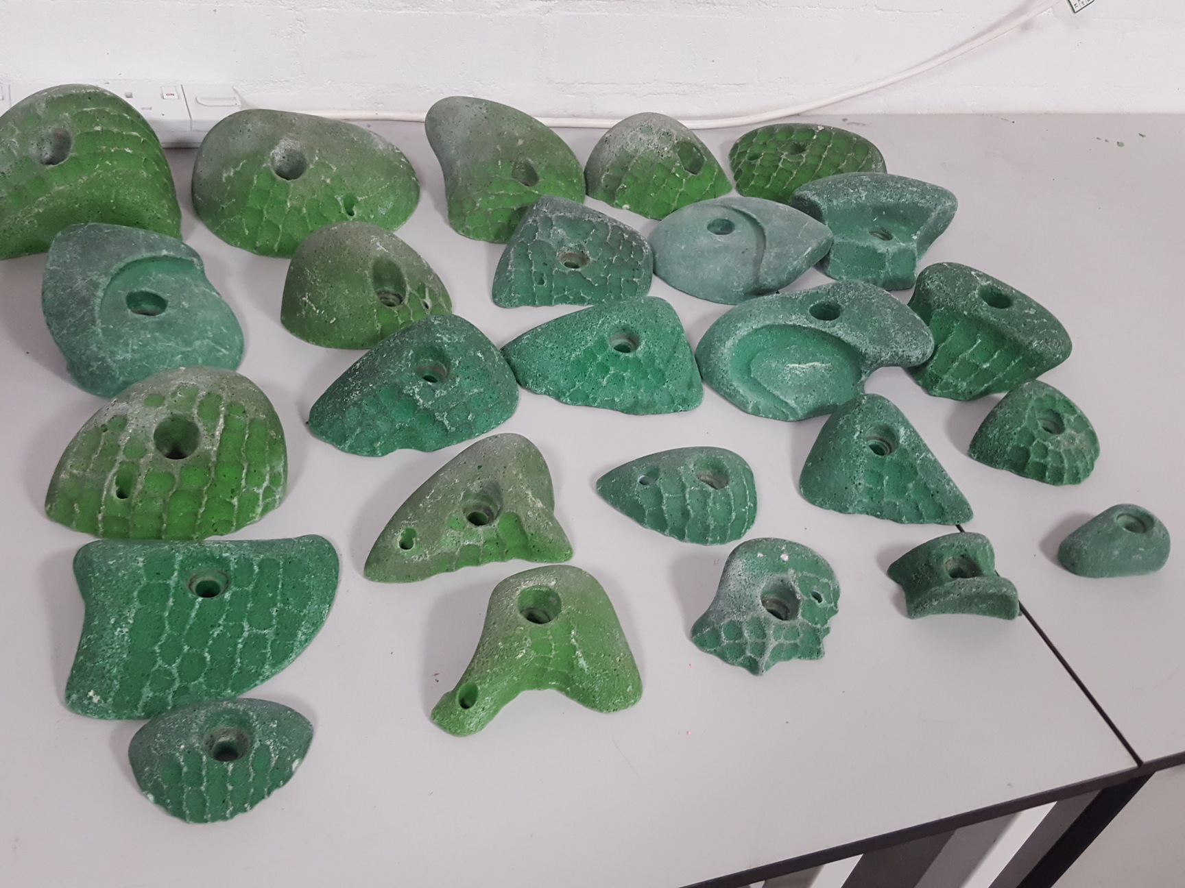 Image of Lot of 25 Green Bouldering / Rock Climbing Grips Hand / Foot - No Bolts