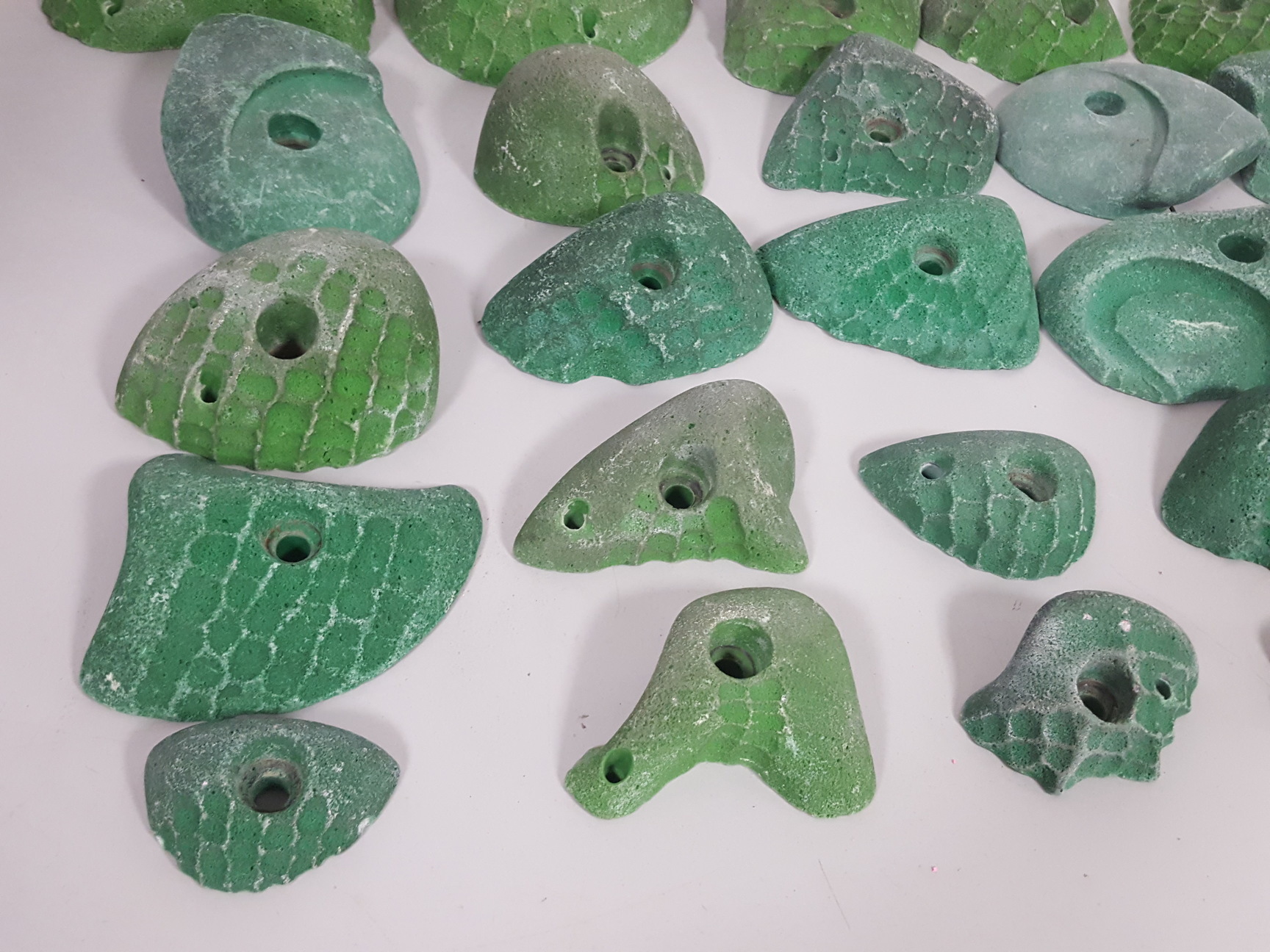 Image of Lot of 25 Green Bouldering / Rock Climbing Grips Hand / Foot - No Bolts