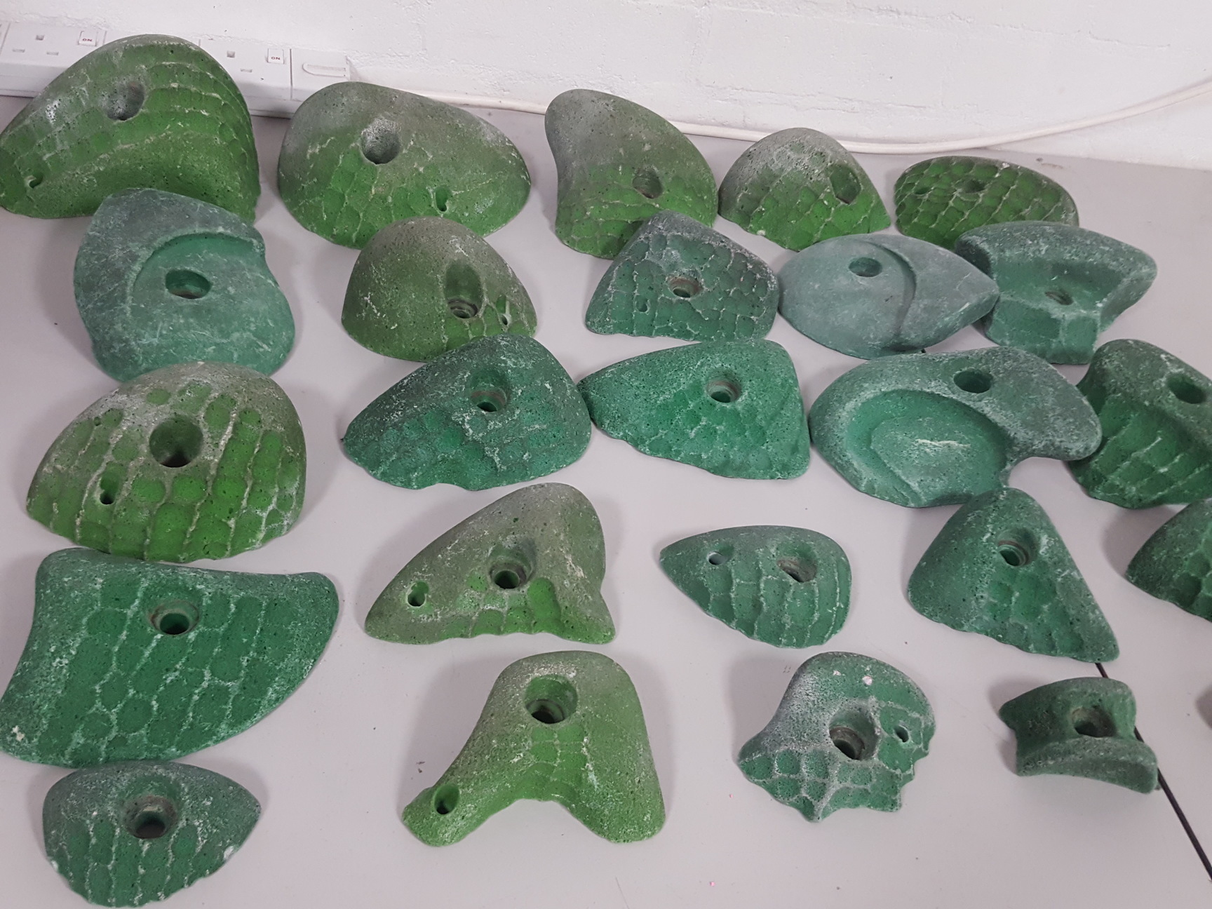 Image of Lot of 25 Green Bouldering / Rock Climbing Grips Hand / Foot - No Bolts