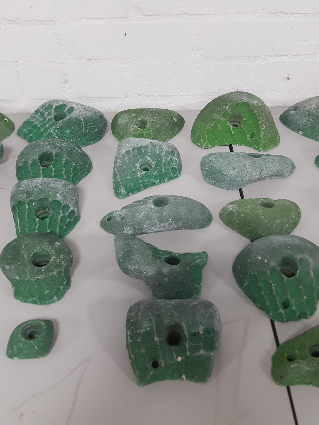 Image of Lot of 25 Green Bouldering / Rock Climbing Grips Hand / Foot - No Bolts