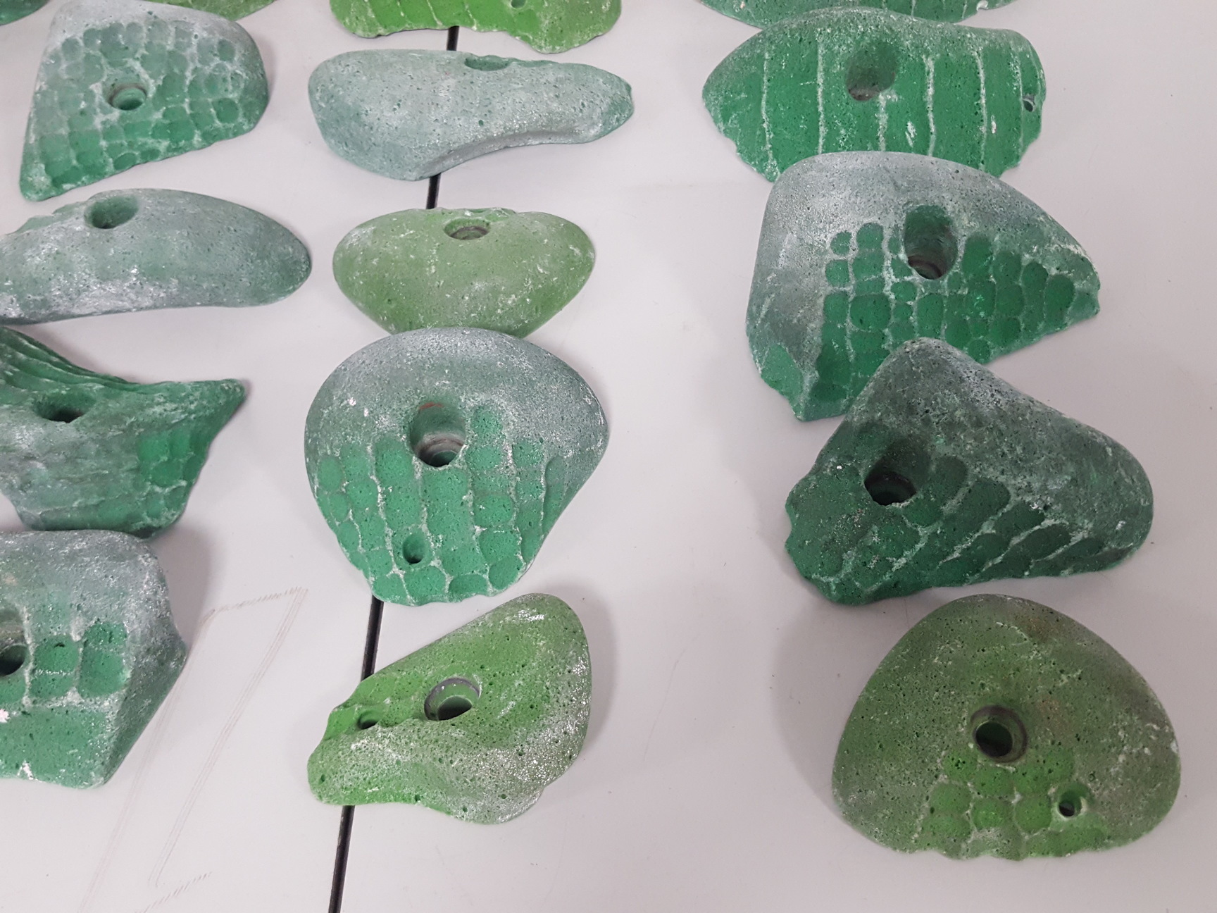 Image of Lot of 25 Green Bouldering / Rock Climbing Grips Hand / Foot - No Bolts