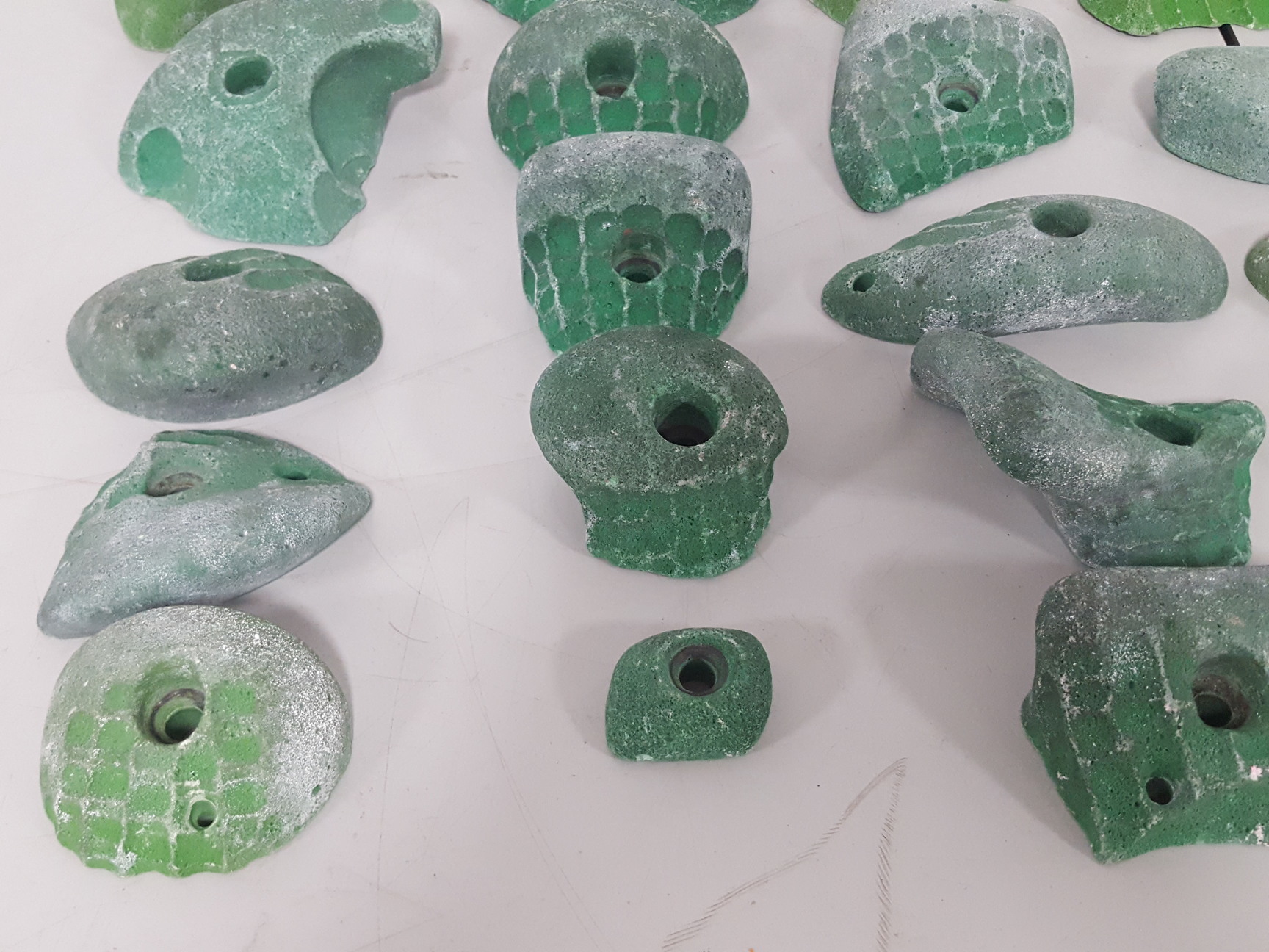 Image of Lot of 25 Green Bouldering / Rock Climbing Grips Hand / Foot - No Bolts