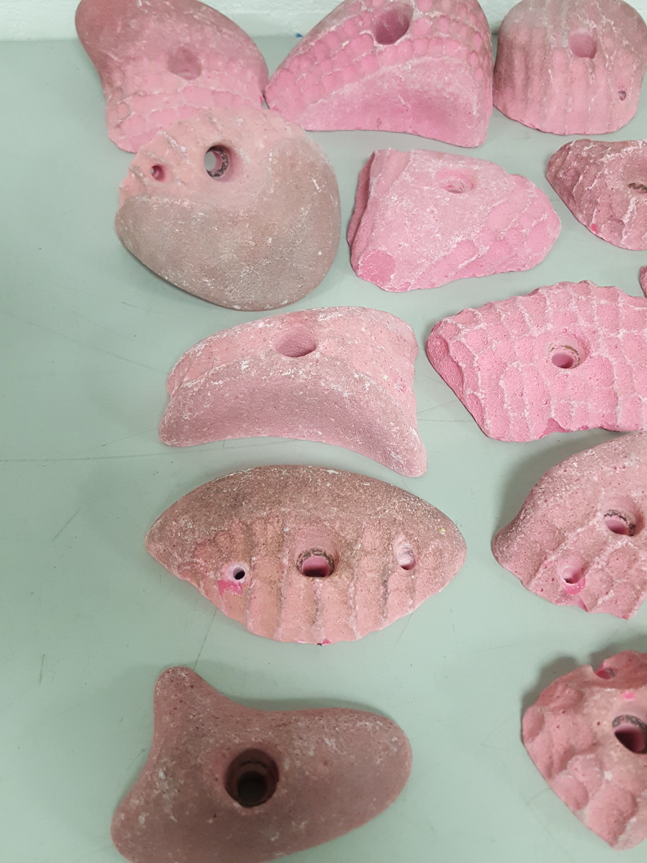 Image of Lot of 25 Pink Bouldering / Rock Climbing Grips Hand / Foot - No Bolts