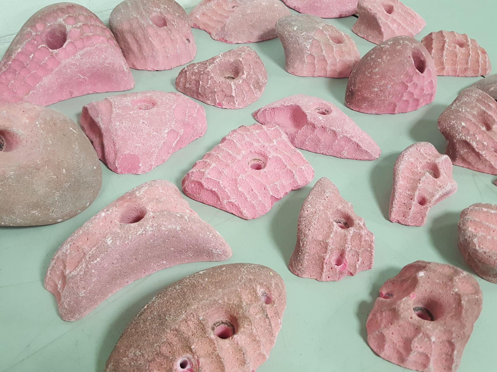 Image of Lot of 25 Pink Bouldering / Rock Climbing Grips Hand / Foot - No Bolts
