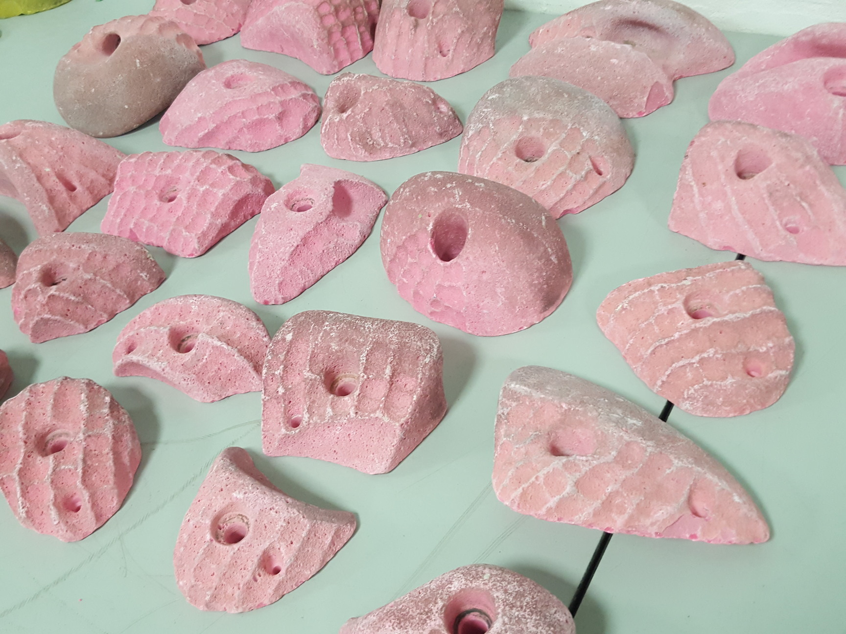 Image of Lot of 25 Pink Bouldering / Rock Climbing Grips Hand / Foot - No Bolts