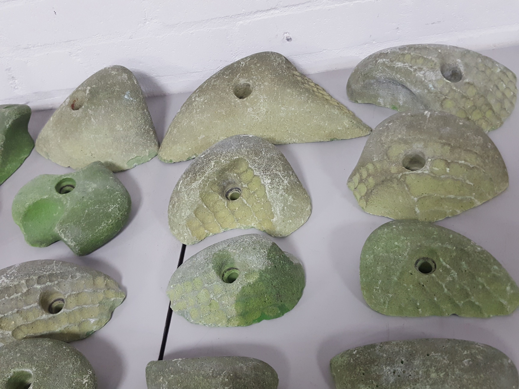 Image of Lot of 25 Green Bouldering / Rock Climbing Grips Hand / Foot - No Bolts