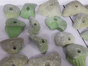 Thumbnail image of Lot of 25 Green Bouldering / Rock Climbing Grips Hand / Foot - No Bolts