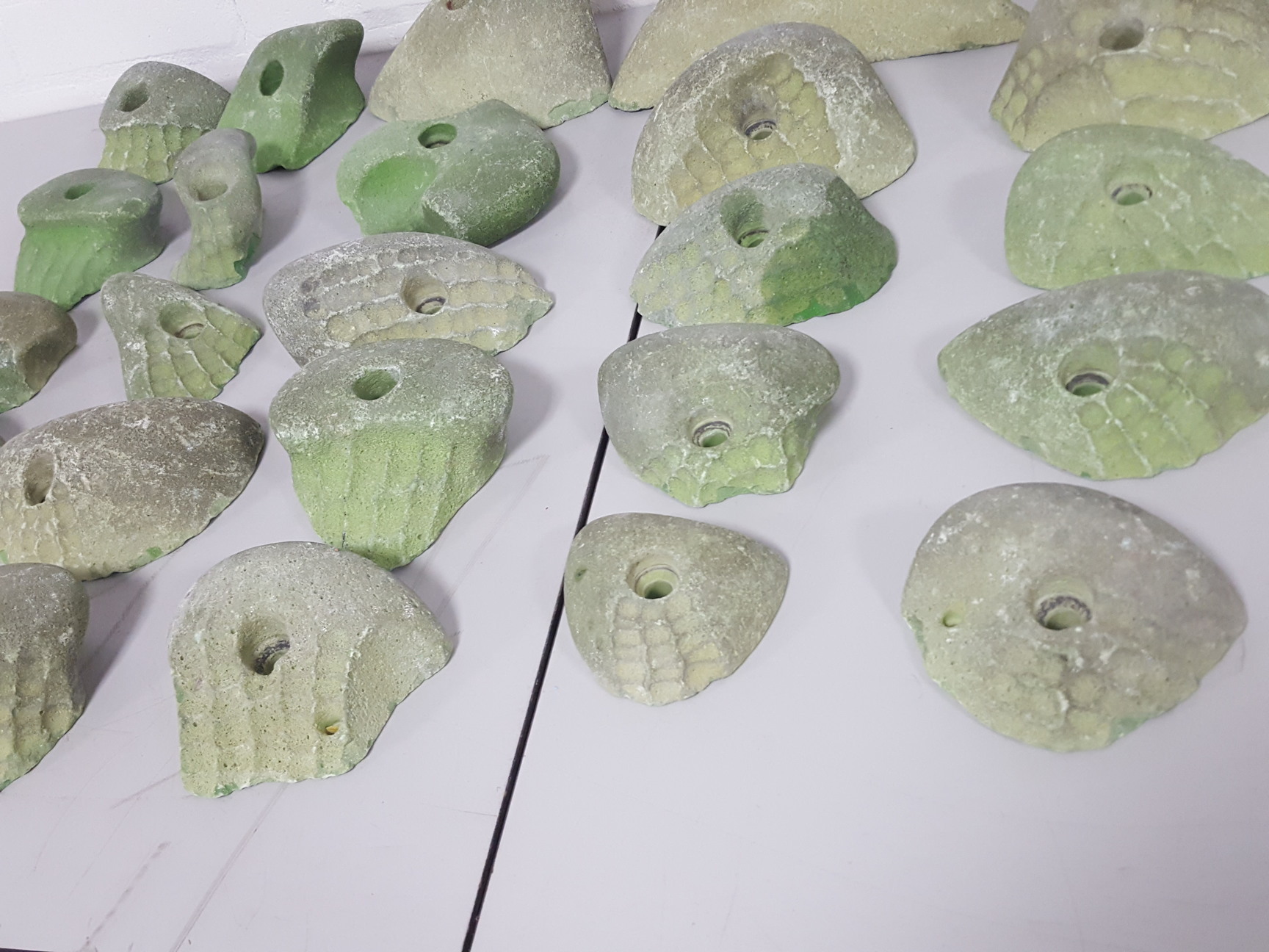 Image of Lot of 25 Green Bouldering / Rock Climbing Grips Hand / Foot - No Bolts