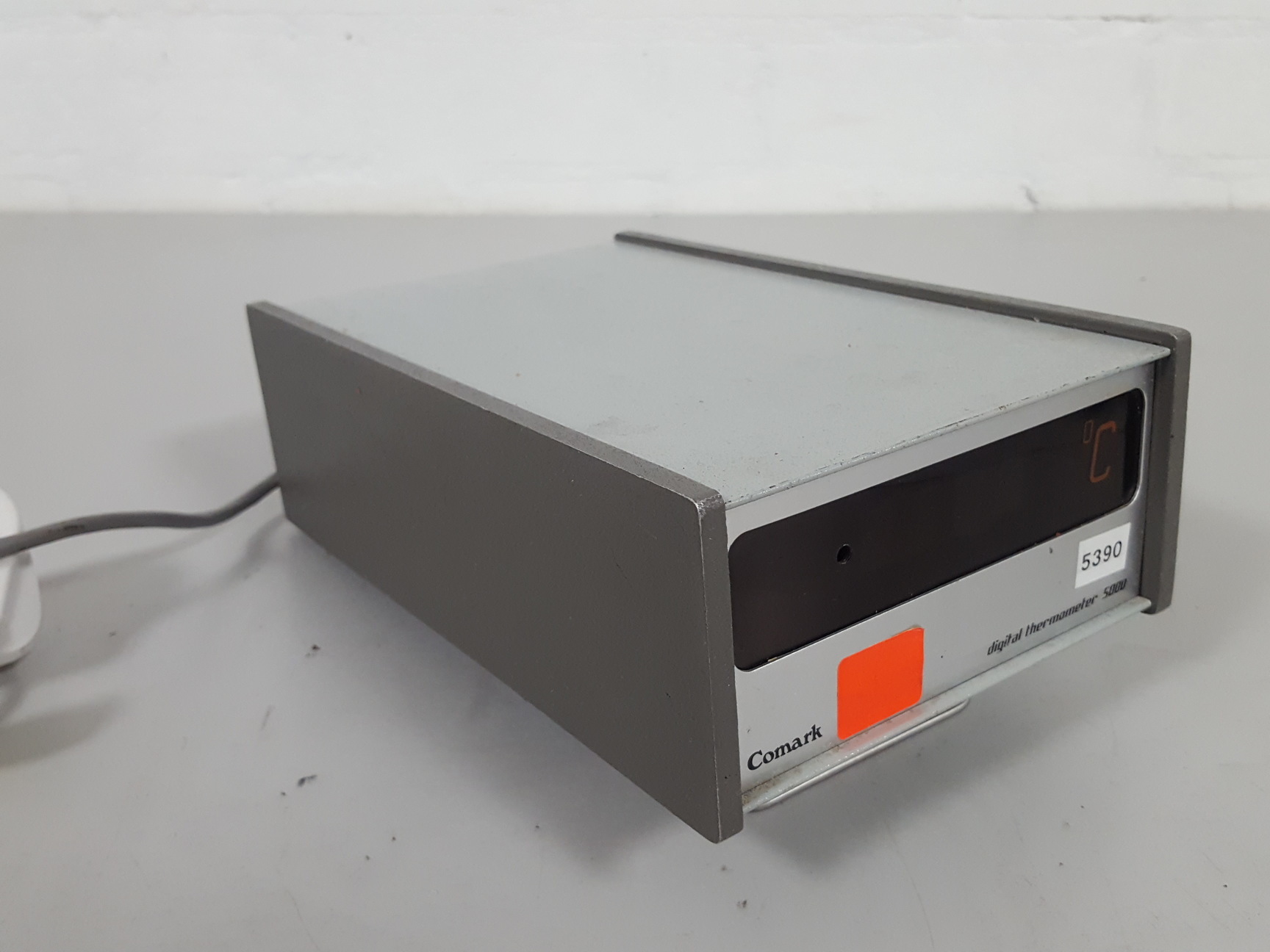 Image of Comark 5000 Digital Thermometer Lab