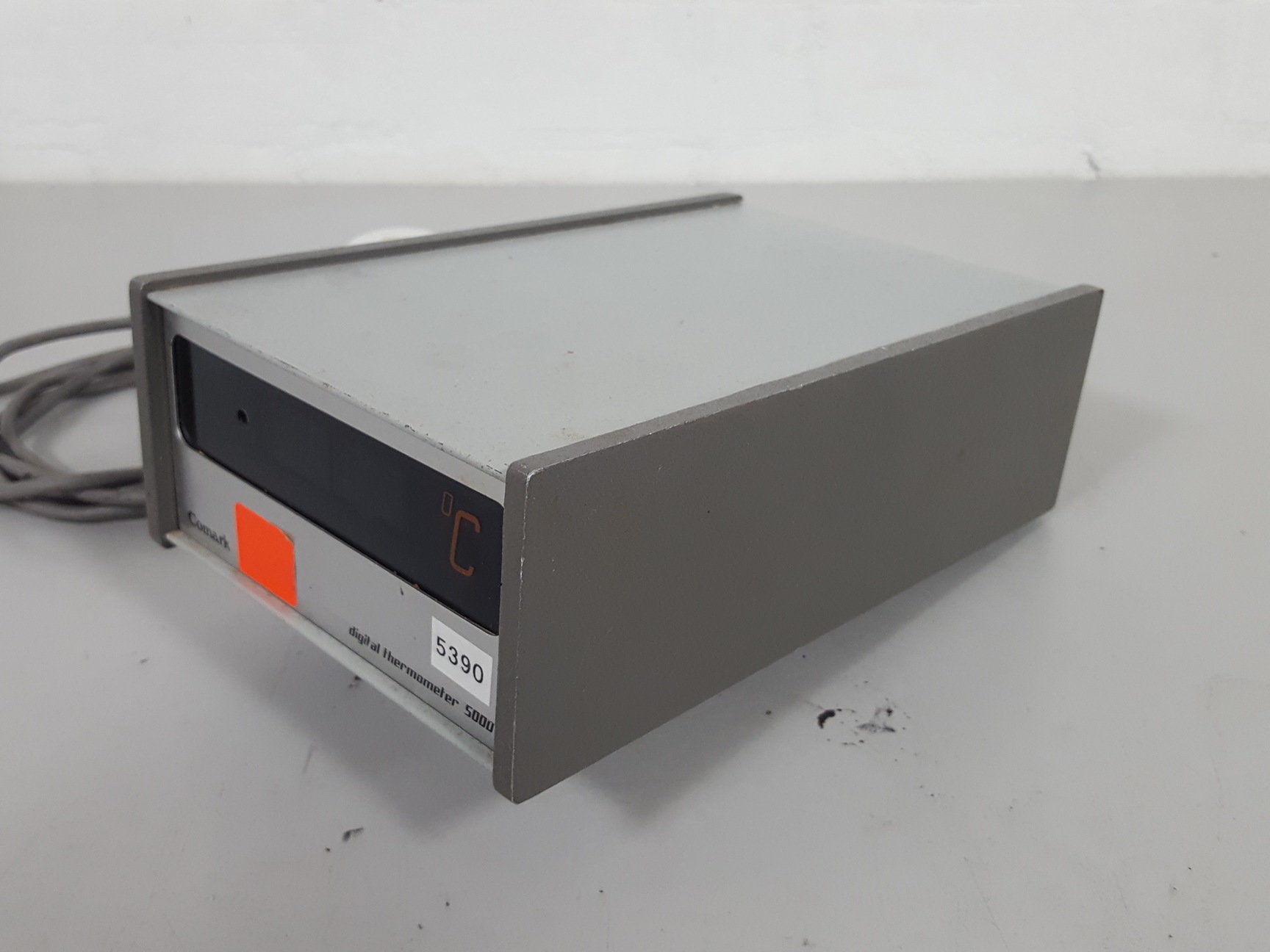 Image of Comark 5000 Digital Thermometer Lab
