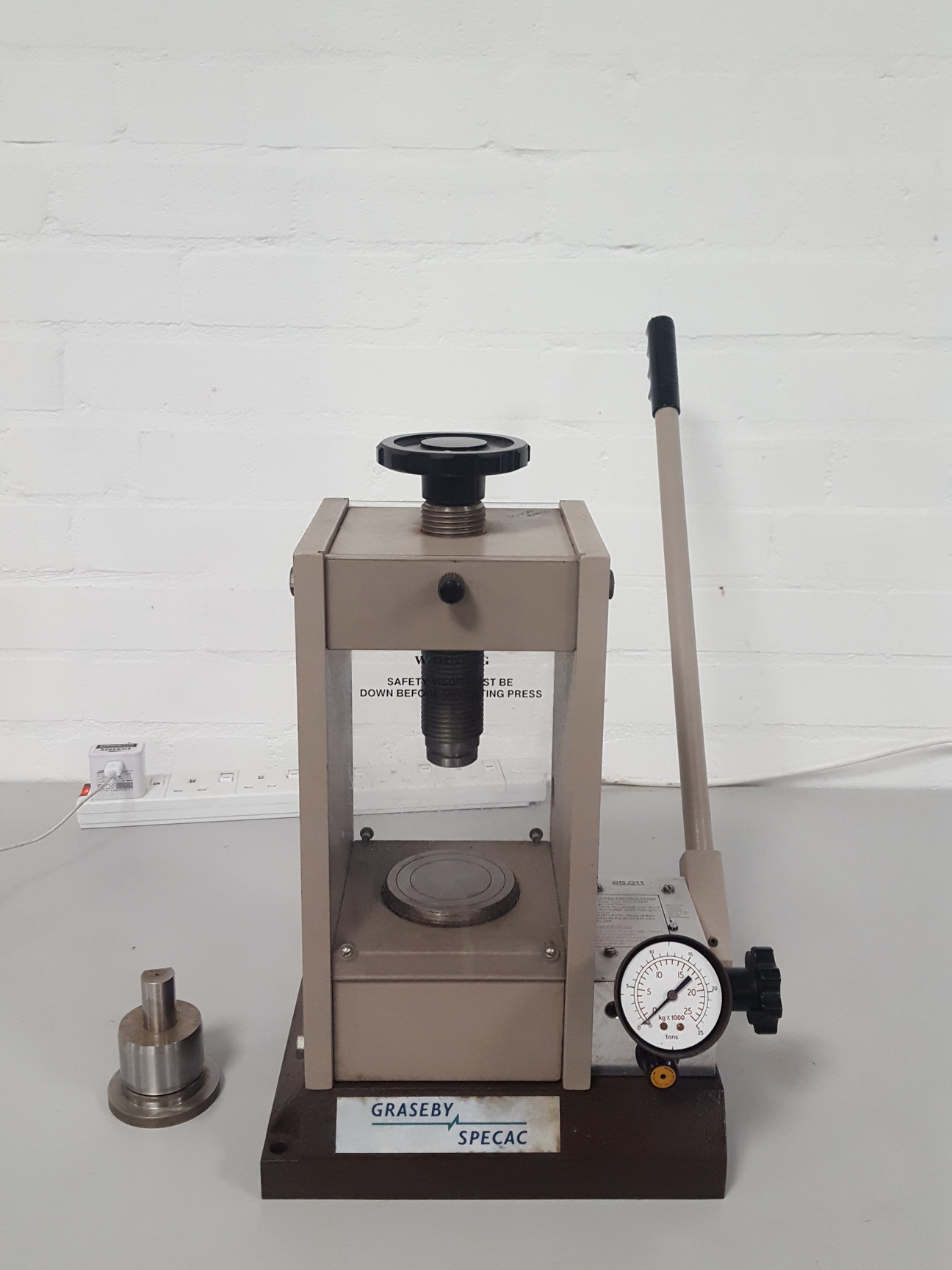 Image of Specac Hydraulic Press Lab Pellet Press FTIR + XRF (Spare & Repairs)