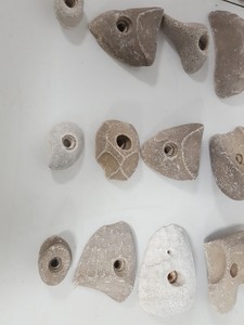 Thumbnail image of Lot of 25 Grey White Bouldering / Rock Climbing Grips Hand / Foot - No Bolts