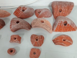 Thumbnail image of Lot of 18 Orange Bouldering / Rock Climbing Grips Hand / Foot - No Bolts