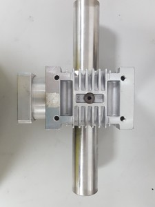 Thumbnail image of Baldor Brushless AC Servomotor SV90B-275A Motor + Gearbox Gudel 454518