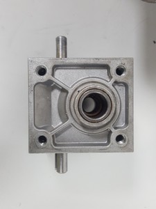 Thumbnail image of Baldor Brushless AC Servomotor SV90B-275A Motor + Gearbox Gudel 454518