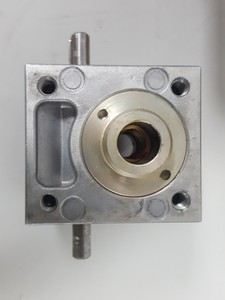 Thumbnail image of Baldor Brushless AC Servomotor SV90B-275A Motor + Gearbox Gudel 454518