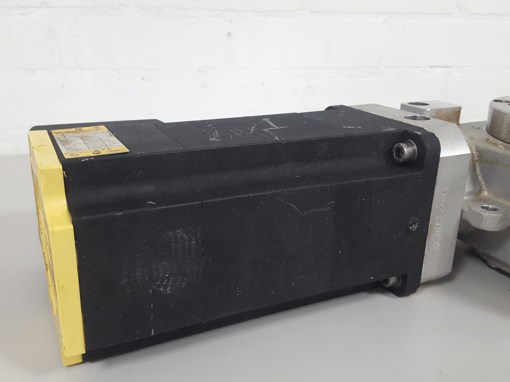 Image of Baldor Brushless AC Servomotor SV90B-275A Motor + Gearbox Gudel 454518