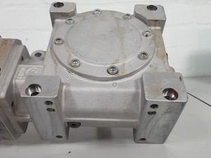 Thumbnail image of Baldor Brushless AC Servomotor SV90B-275A Motor + Gearbox Gudel 454518