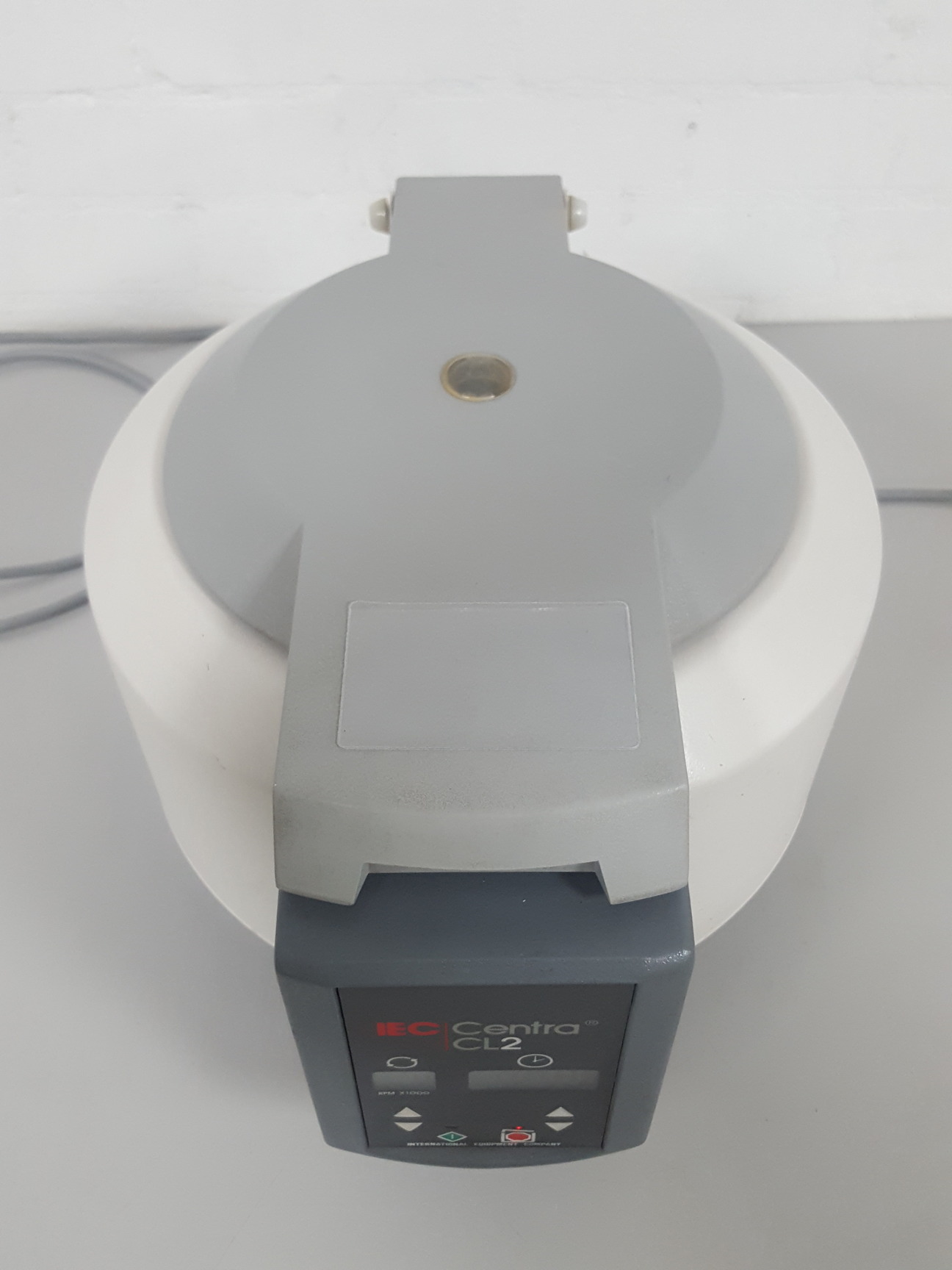 IEC Centra CL2 Benchtop Centrifuge + 236 495 Rotor