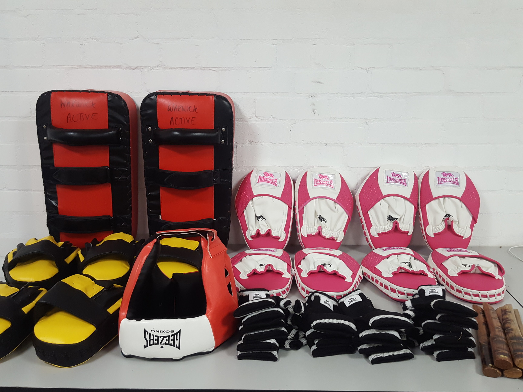 Image of Job Lot Boxing Kickboxing MMA Hit Kick Pads Gloves Headgear Lonsdale Gym