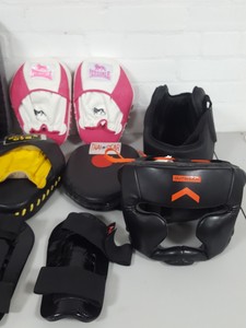 Thumbnail image of Job Lot Boxing Kickboxing MMA Hit Kick Pads Gloves Headgear Lonsdale Gym