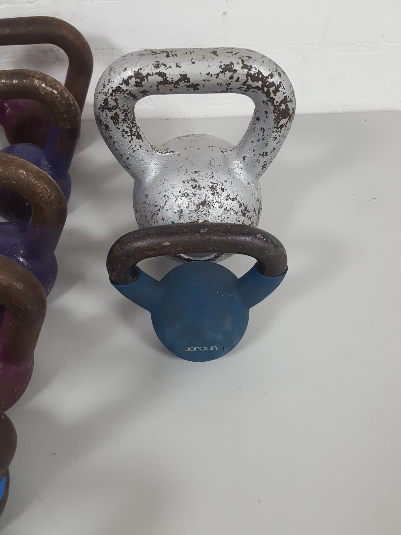 Image of Wolverson Jordan 4kg 6kg 8kg 10kg Kettlebells Gym Equipment