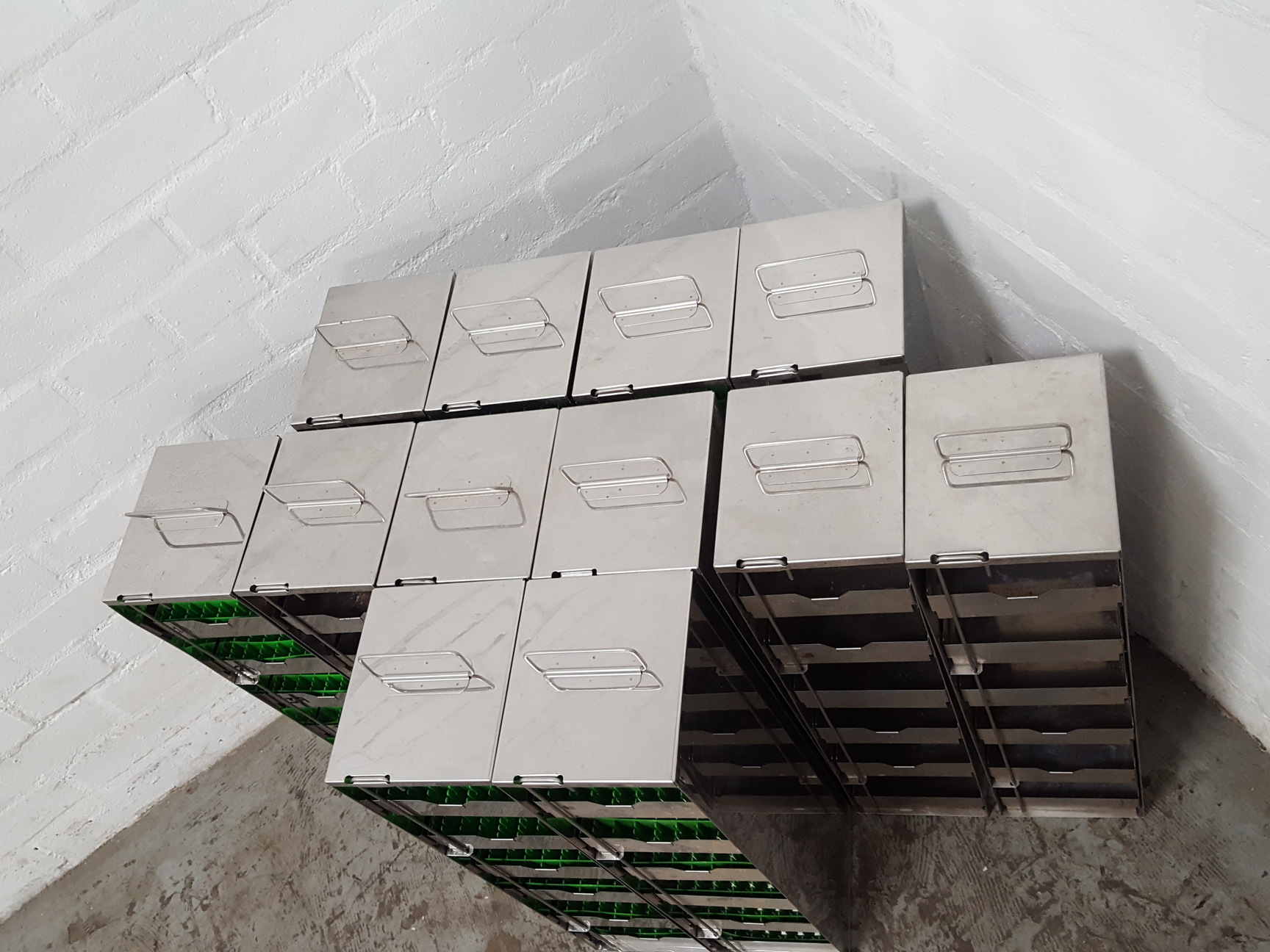 Image of Lot of 12 -80 Lab Freezer Storage Racks Lab 58cm x 14cm x 16.4cm