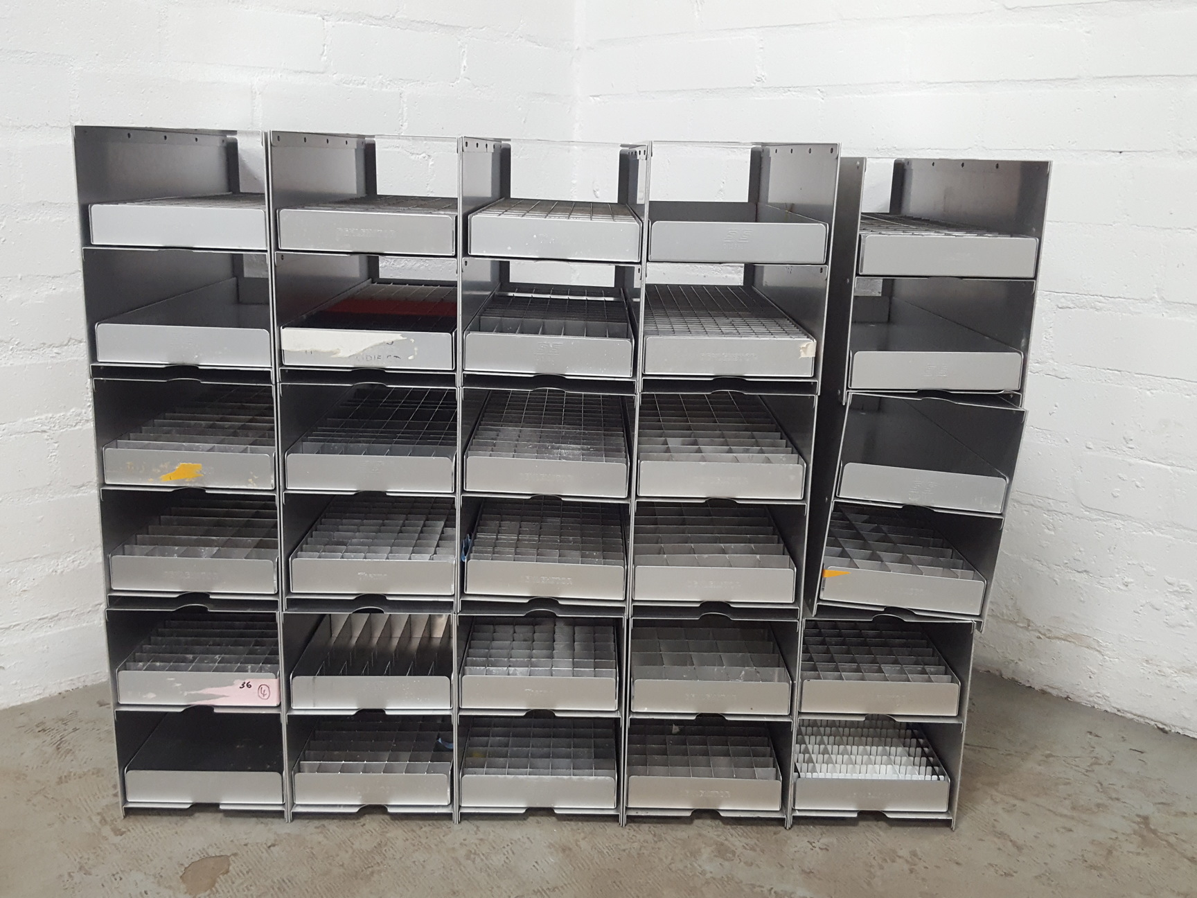 Image of Lot of 15 -80 Freezer Storage Racks Lab 46cm x 16cm x 21.8cm