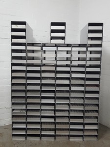 Thumbnail image of Lot of 33 Storage Racks -80 Freezer Racks 46.9cm x 22.2cm x 16.4cm