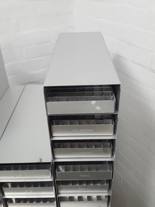 Thumbnail image of Lot of 33 Storage Racks -80 Freezer Racks 46.9cm x 22.2cm x 16.4cm